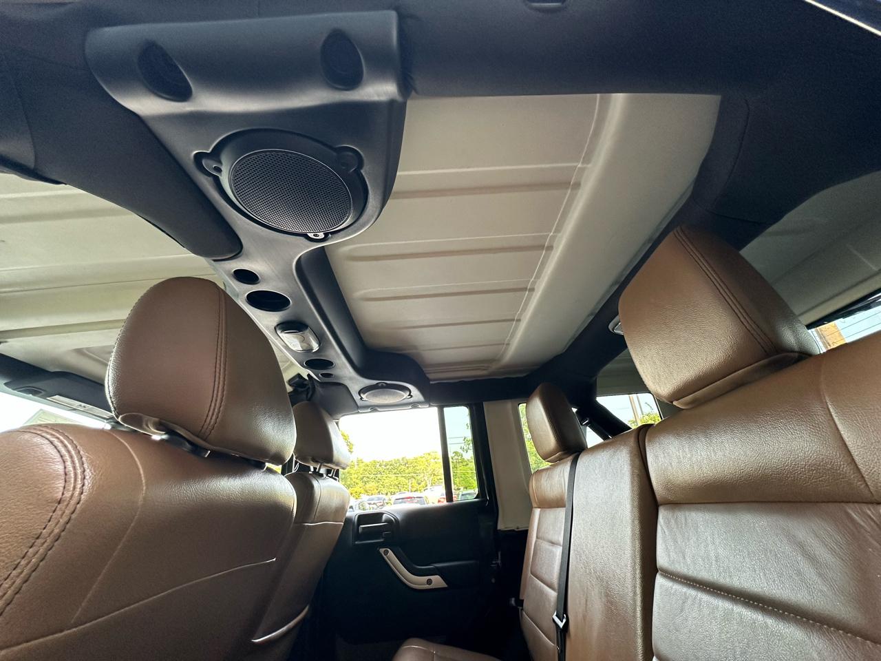 Jeep Wrangler Unlimited 4WD 4dr Sahara 2012