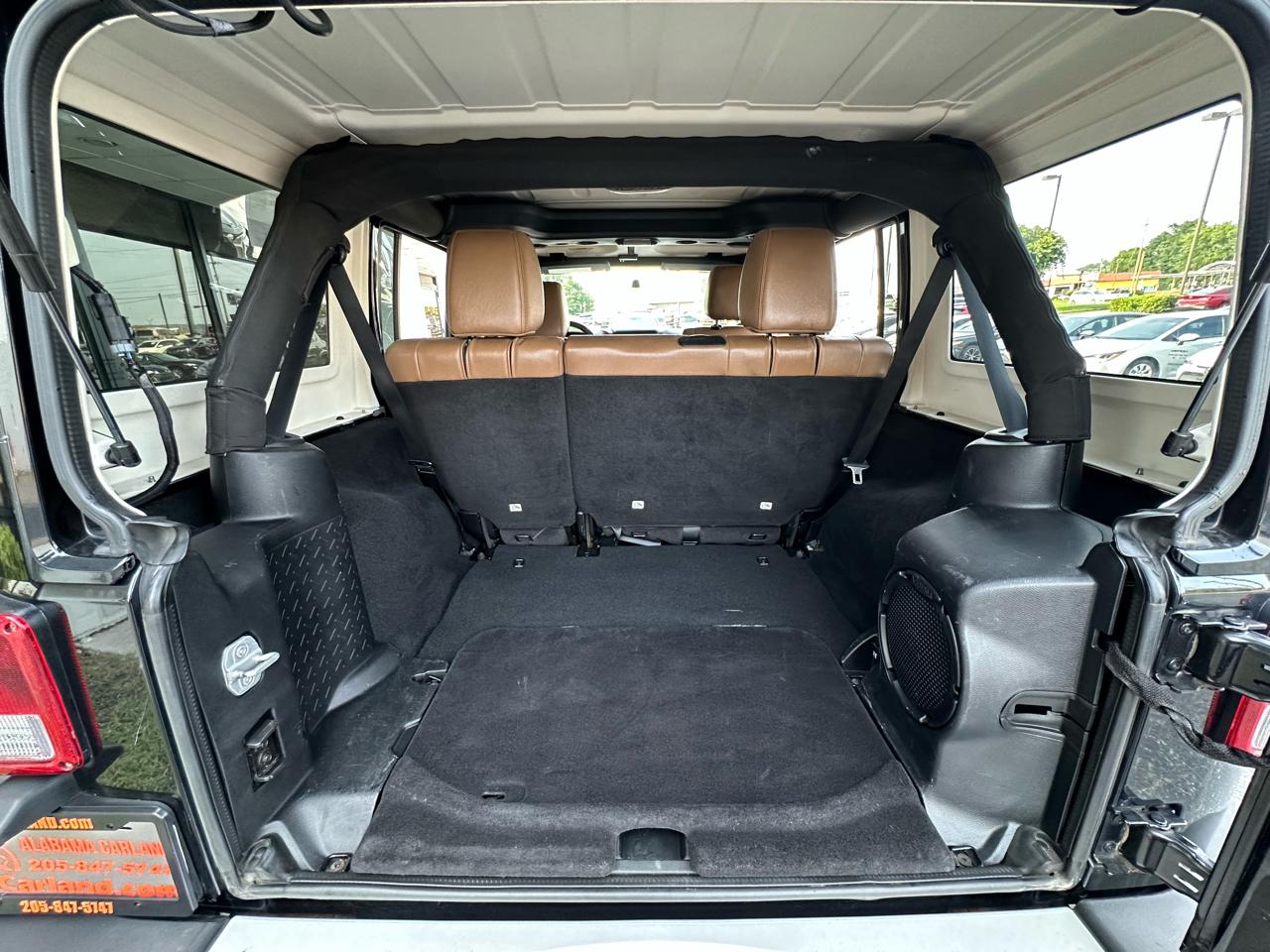Jeep Wrangler Unlimited 4WD 4dr Sahara 2012