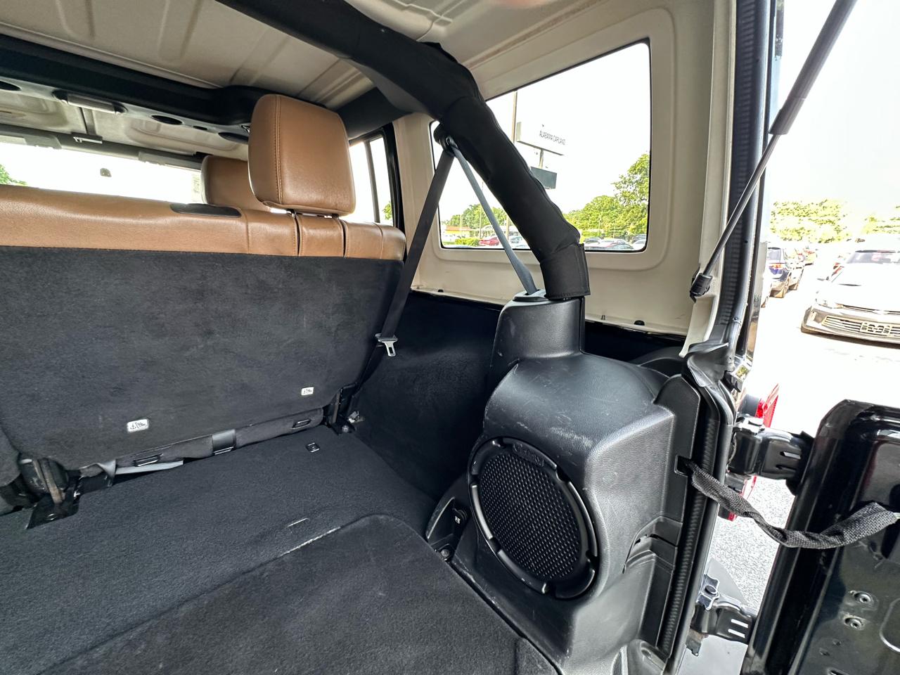 Jeep Wrangler Unlimited 4WD 4dr Sahara 2012