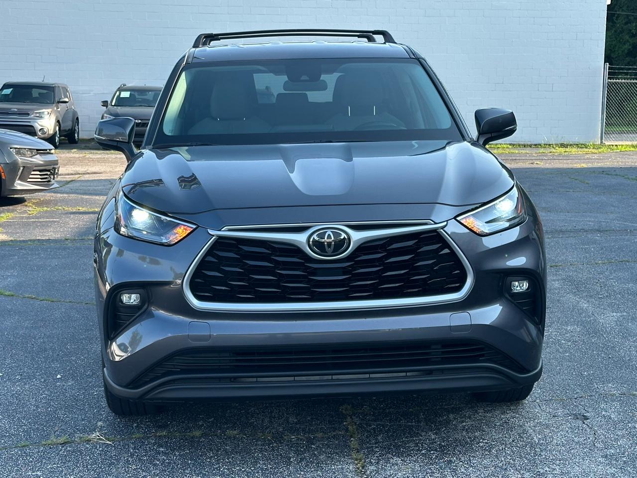 Toyota Highlander LE FWD (Natl) 2021