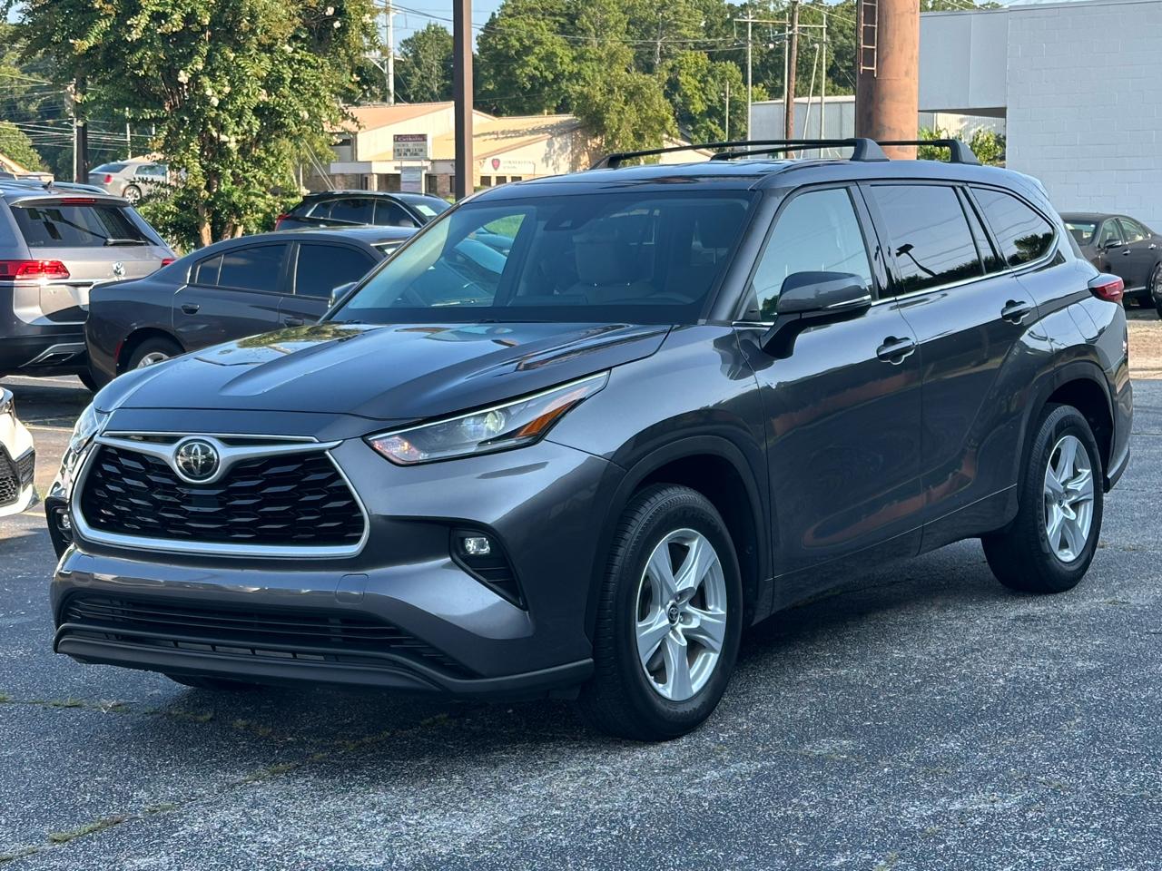 Toyota Highlander LE FWD (Natl) 2021