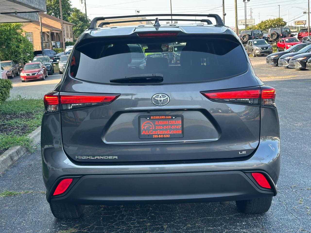 Toyota Highlander LE FWD (Natl) 2021