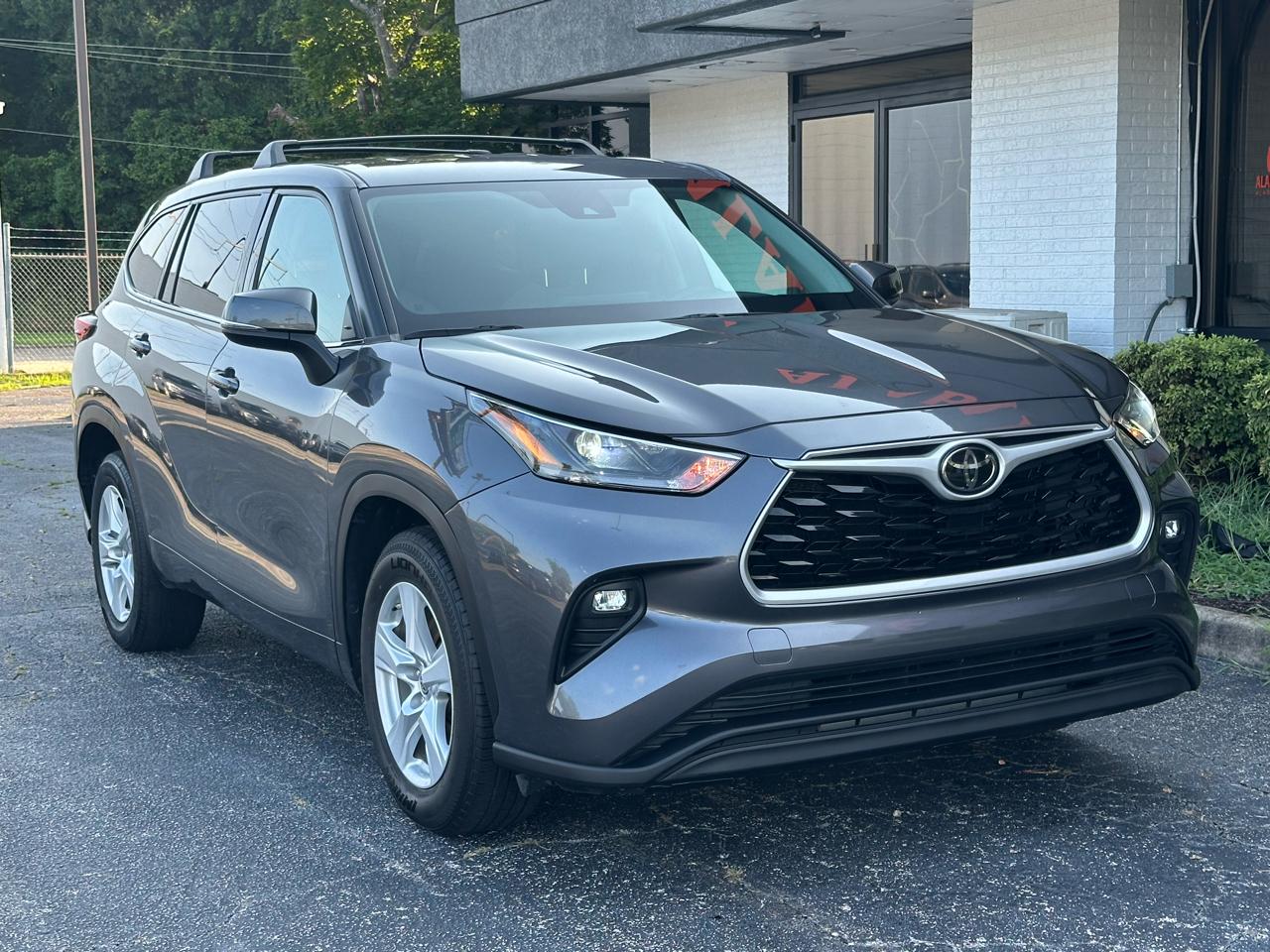 Toyota Highlander LE FWD (Natl) 2021