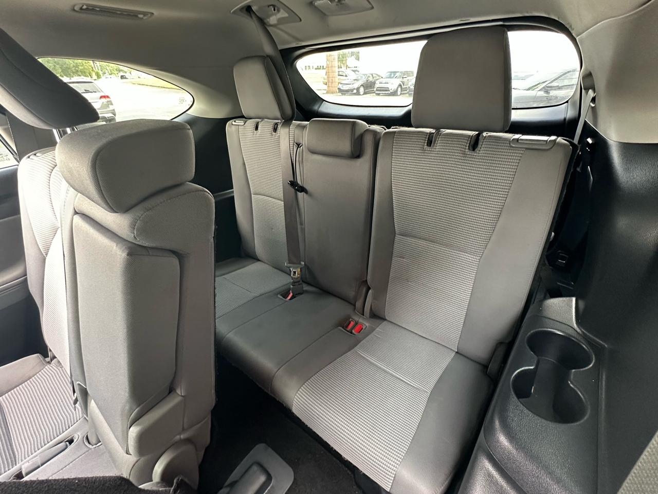 Toyota Highlander LE FWD (Natl) 2021