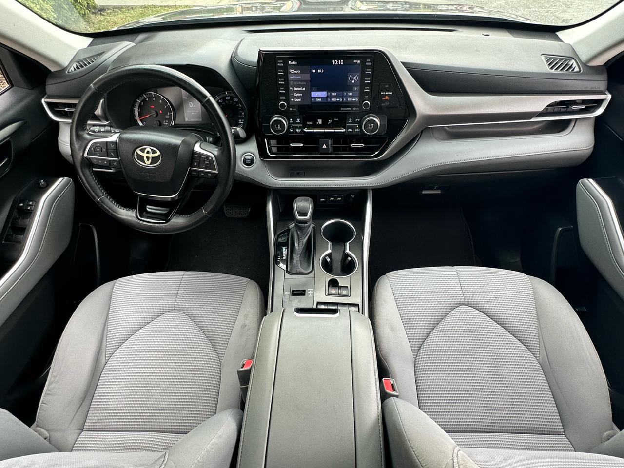 Toyota Highlander LE FWD (Natl) 2021