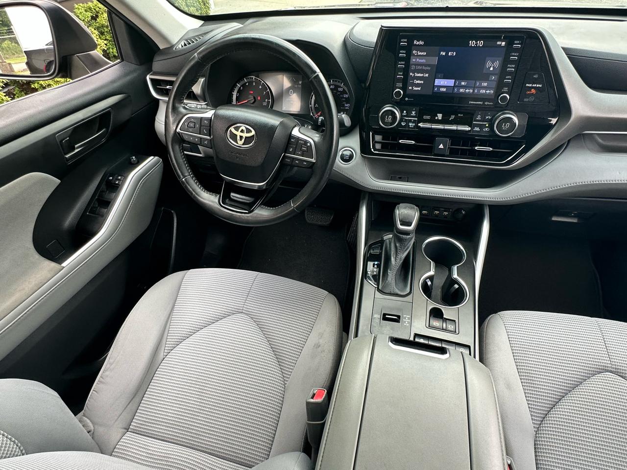 Toyota Highlander LE FWD (Natl) 2021