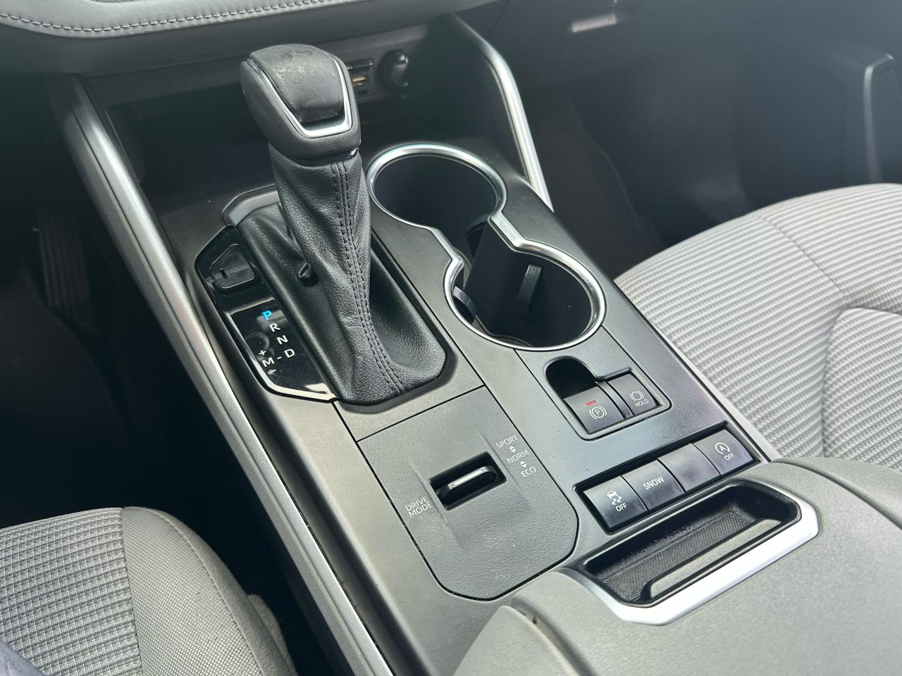 Toyota Highlander LE FWD (Natl) 2021