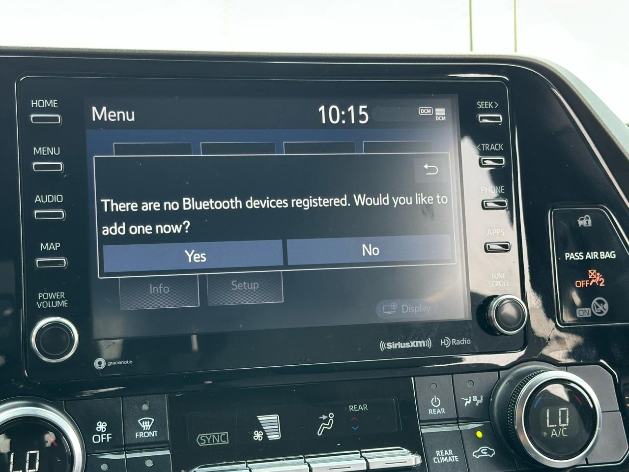 Toyota Highlander LE FWD (Natl) 2021