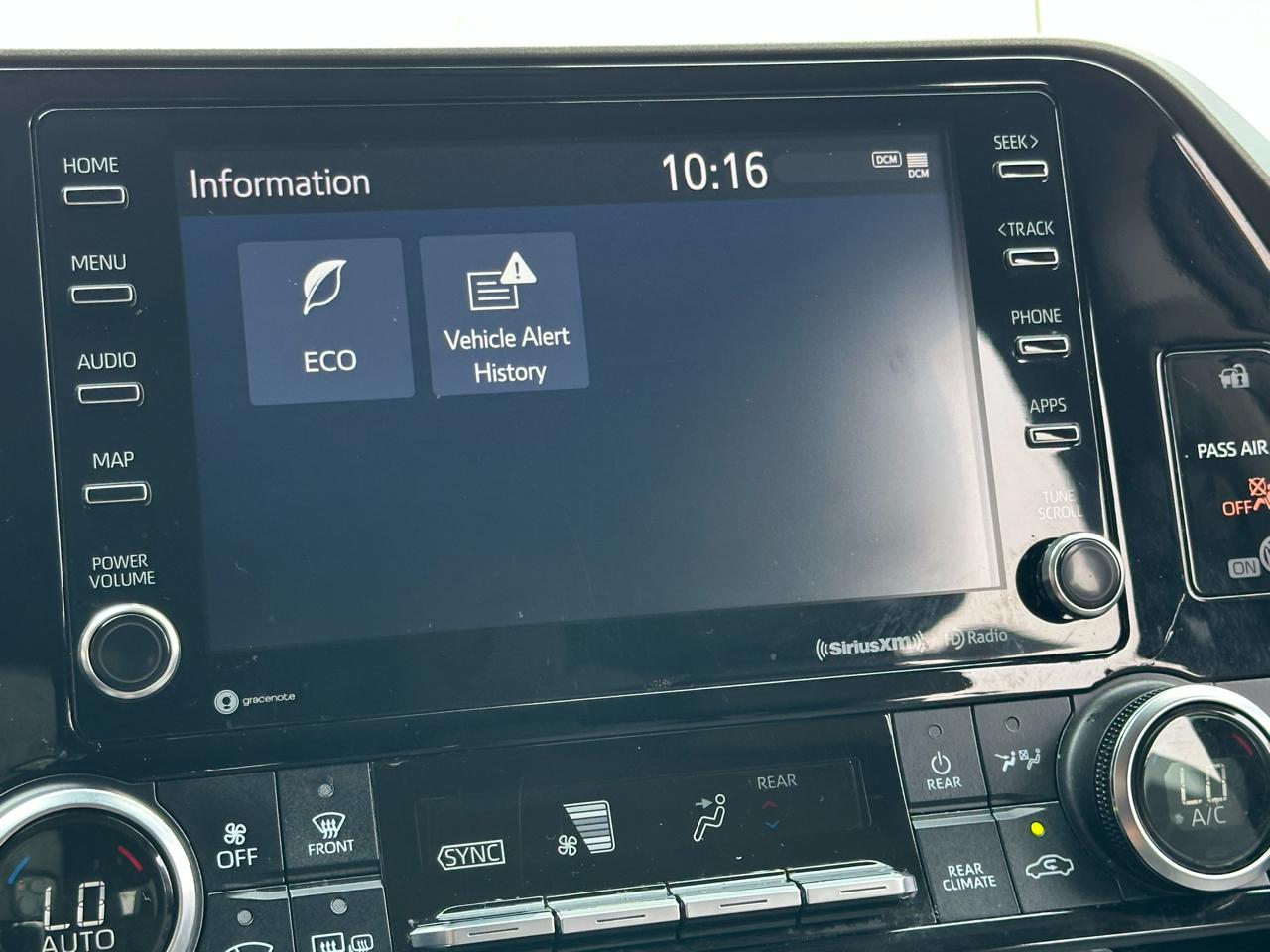Toyota Highlander LE FWD (Natl) 2021