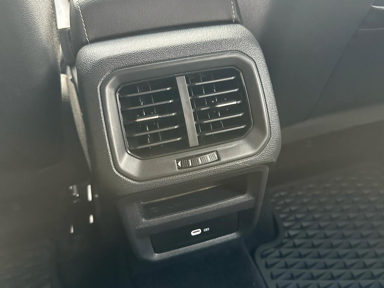 Volkswagen Taos SE FWD 2022
