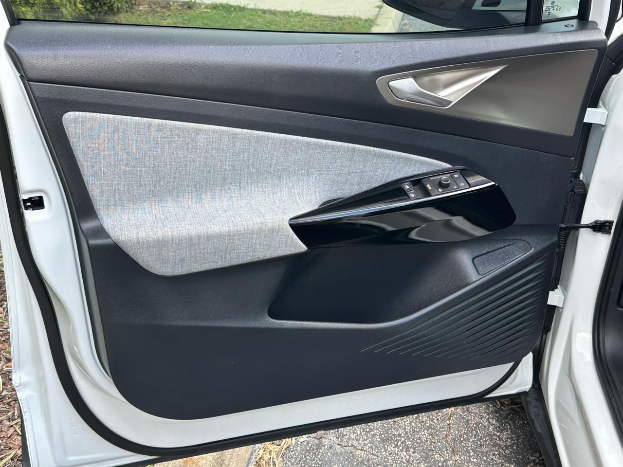 Volkswagen ID.4 Pro RWD w/LG Battery 2023