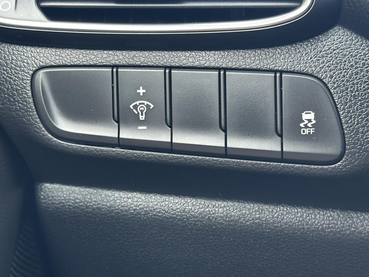 Hyundai Elantra GT Auto 2019