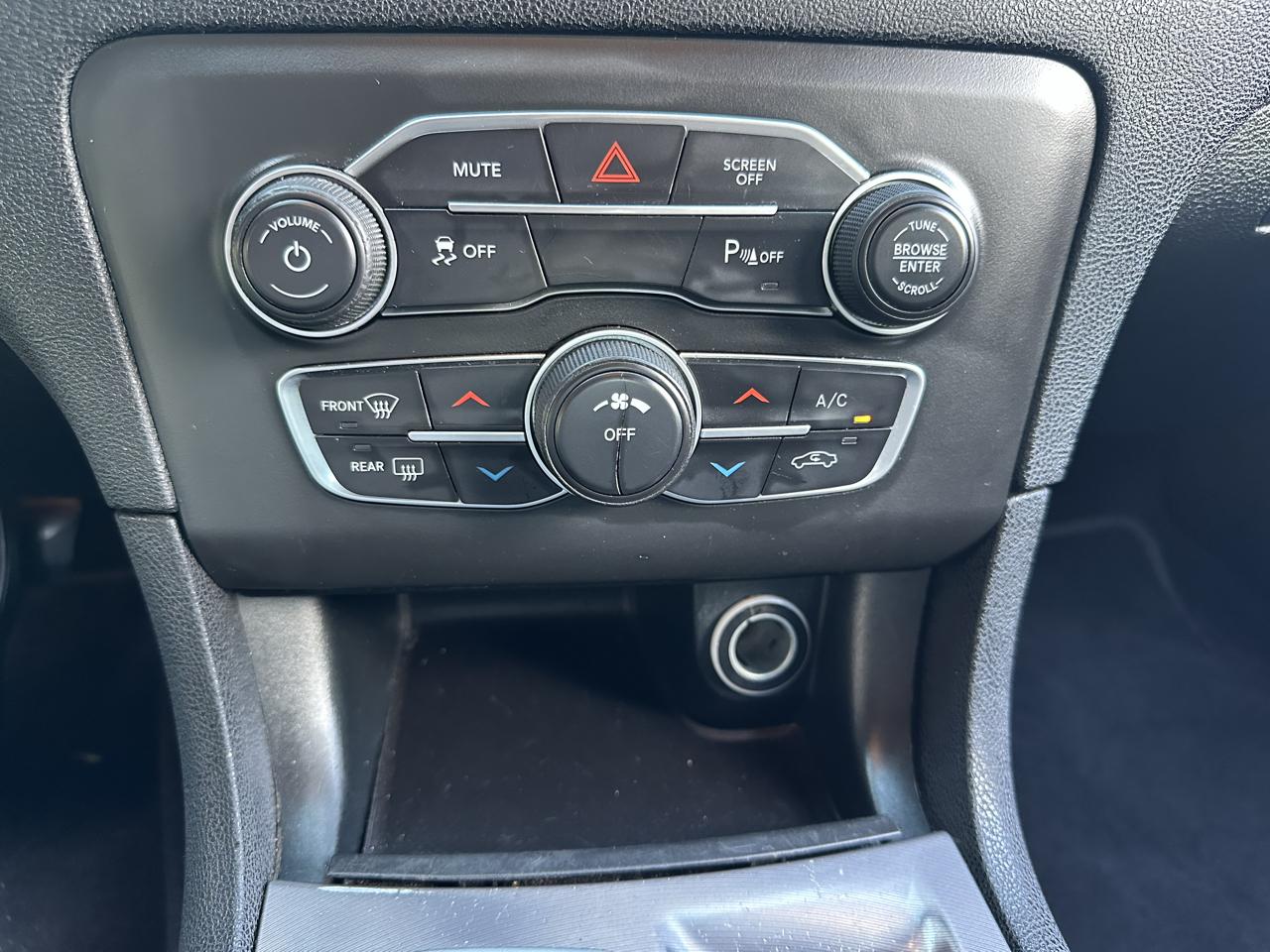 Dodge Charger SXT RWD 2022