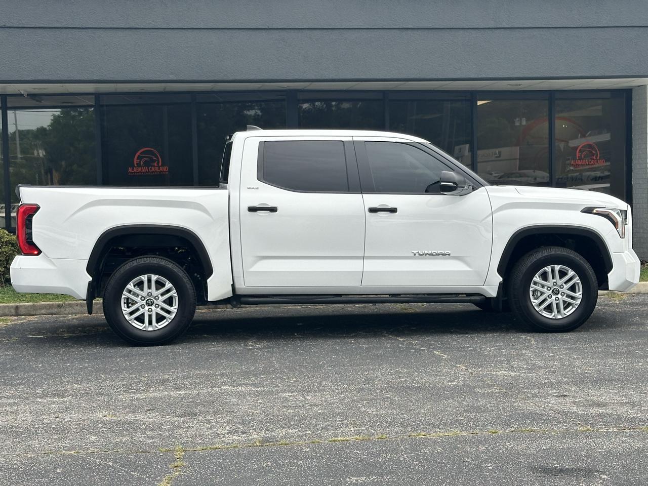 Toyota Tundra 4WD SR5 CrewMax 5.5' Bed (Natl) 2024