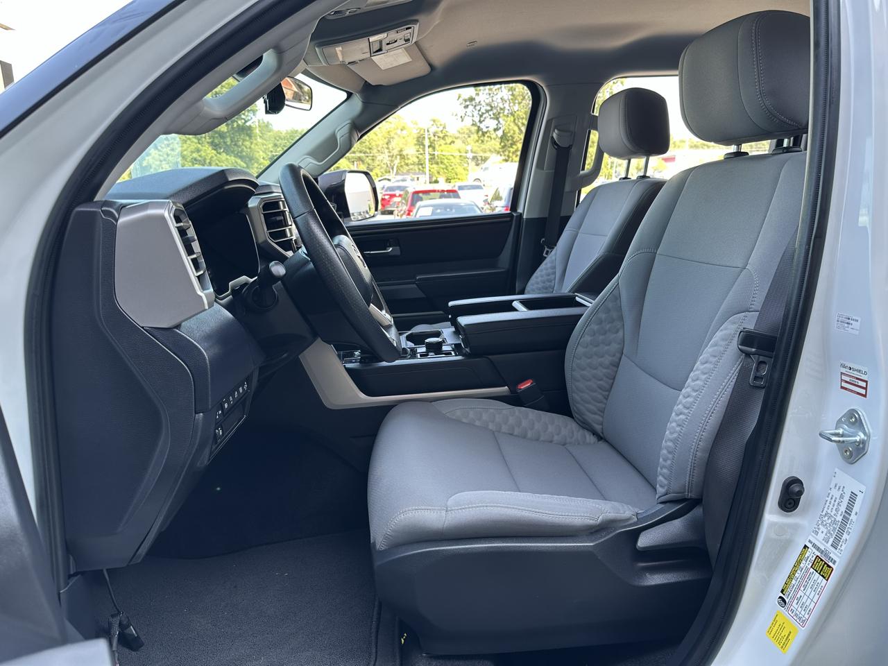 Toyota Tundra 4WD SR5 CrewMax 5.5' Bed (Natl) 2024