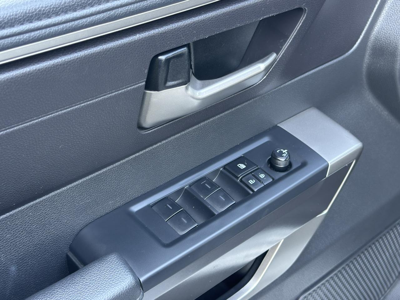 Toyota Tundra 4WD SR5 CrewMax 5.5' Bed (Natl) 2024