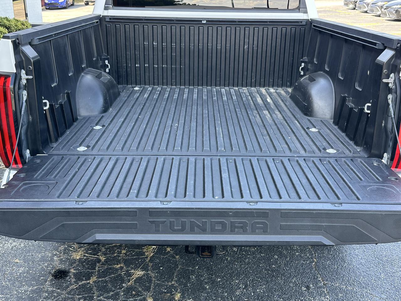 Toyota Tundra 4WD SR5 CrewMax 5.5' Bed (Natl) 2024