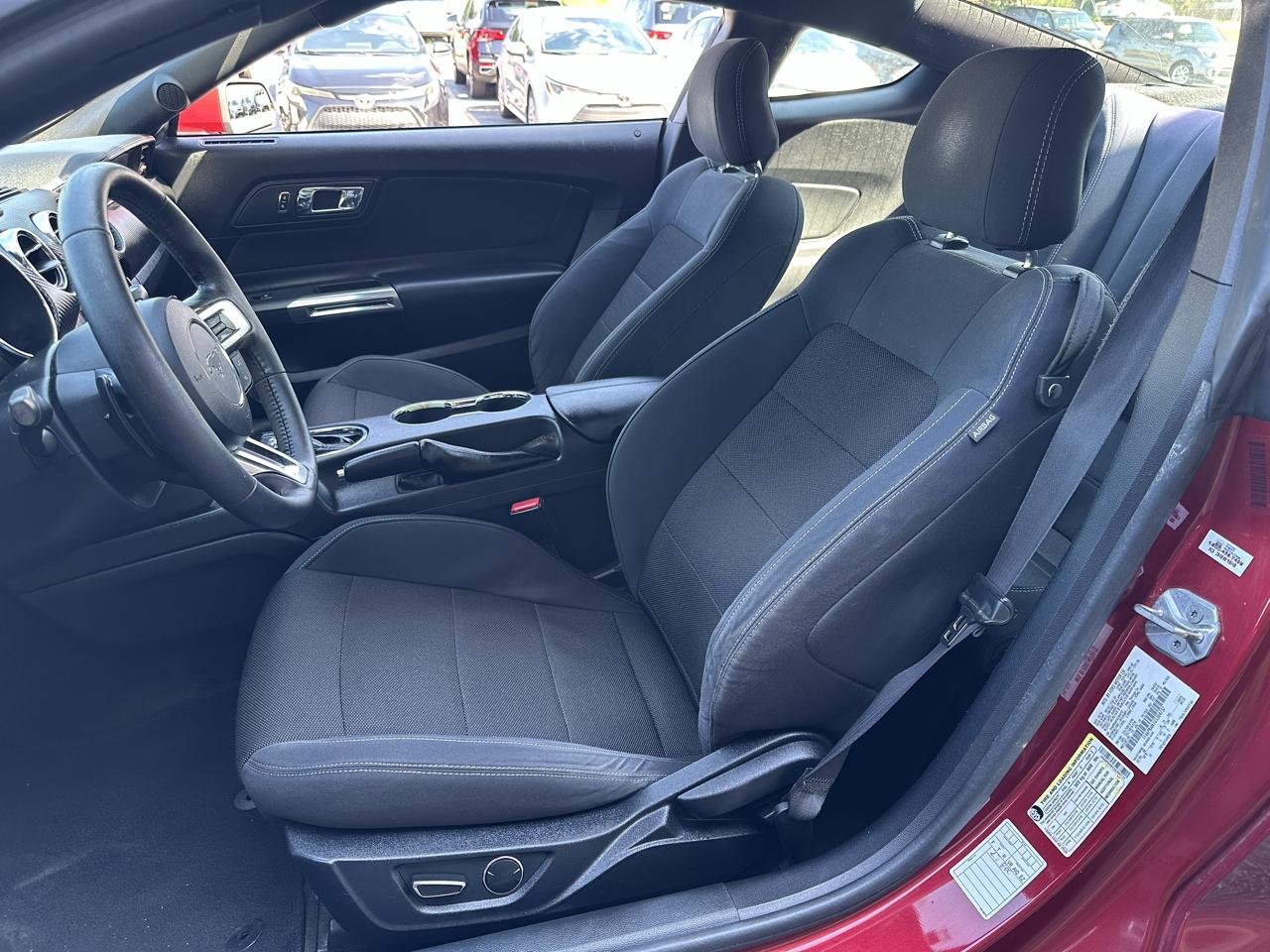 Ford Mustang 2dr Fastback V6 2016