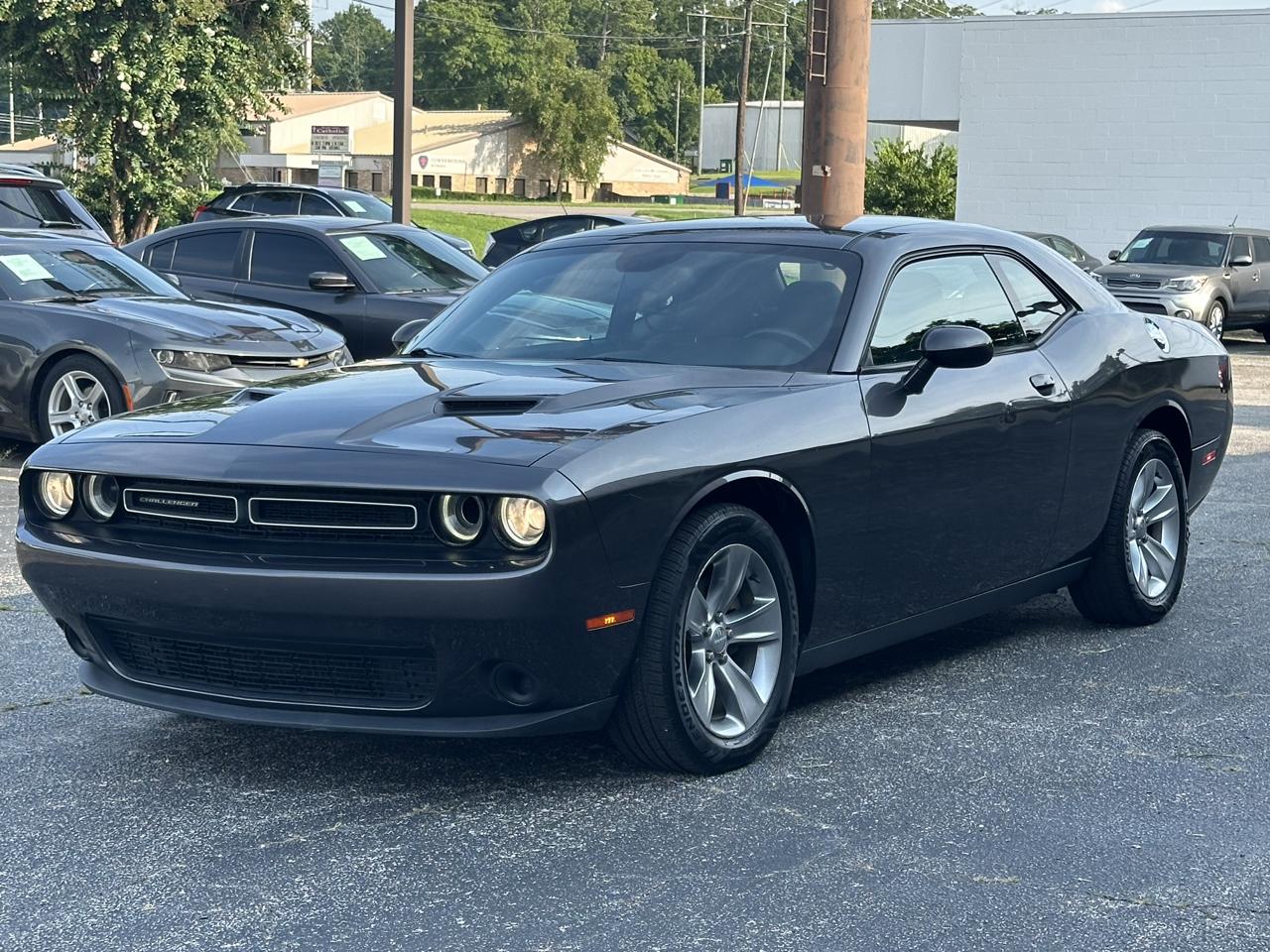 Dodge Challenger 2dr Cpe SXT 2016