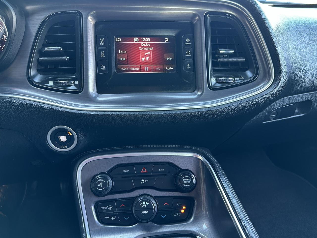 Dodge Challenger 2dr Cpe SXT 2016