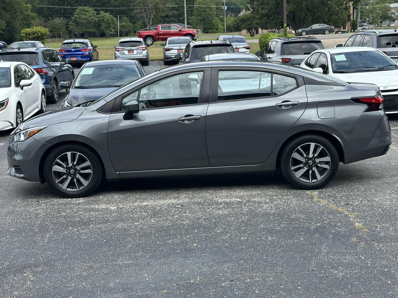 Nissan Versa SV CVT 2022