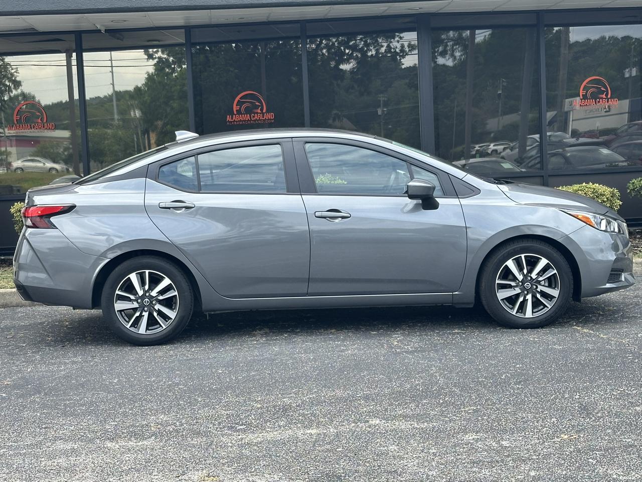 Nissan Versa SV CVT 2022