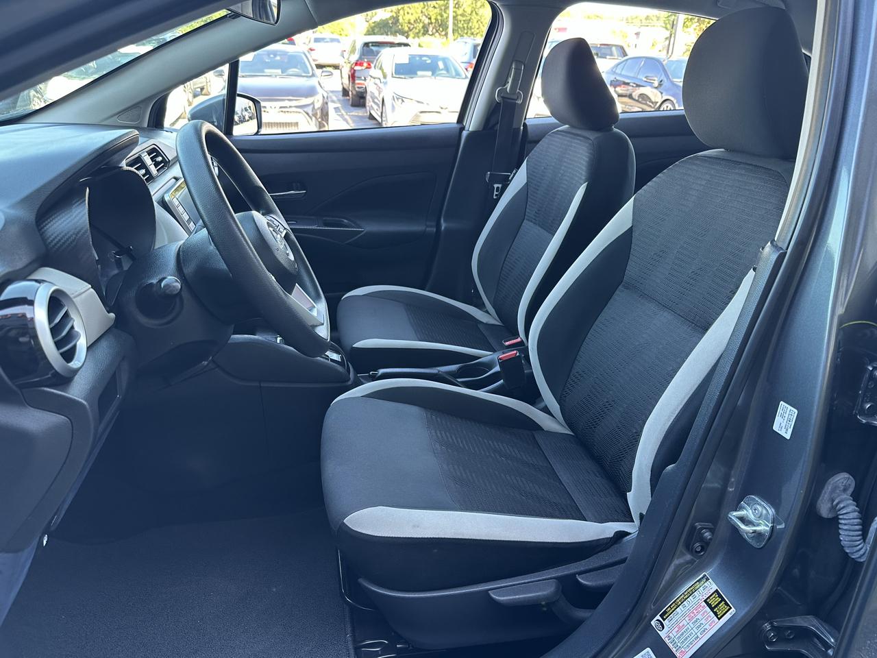 Nissan Versa SV CVT 2022