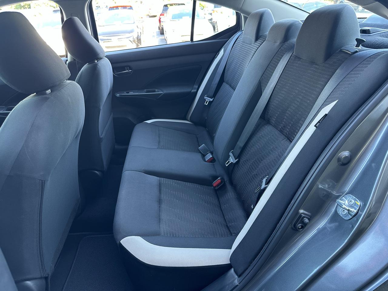 Nissan Versa SV CVT 2022