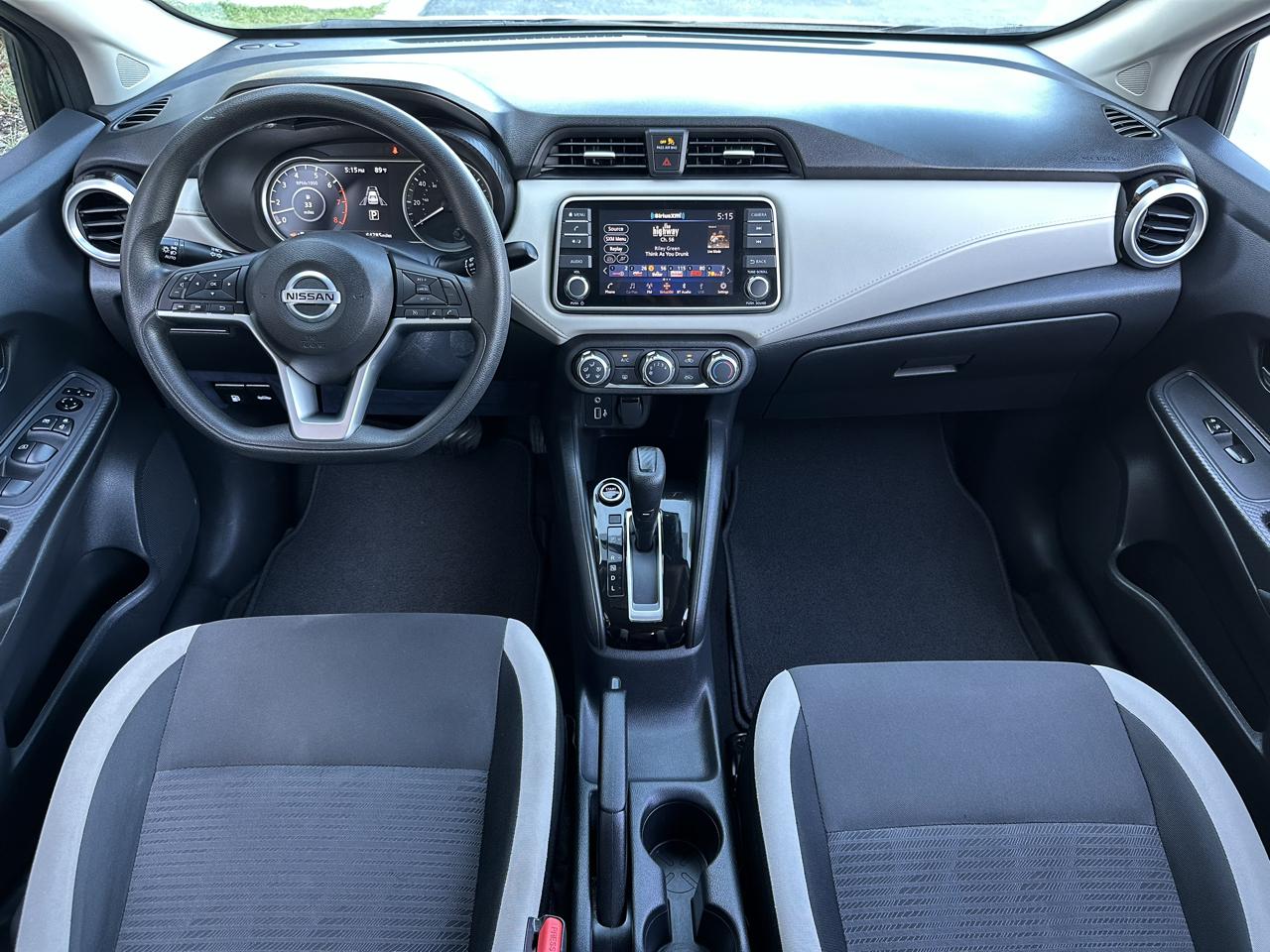 Nissan Versa SV CVT 2022