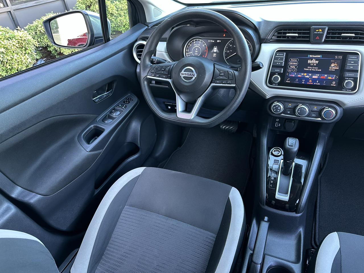 Nissan Versa SV CVT 2022