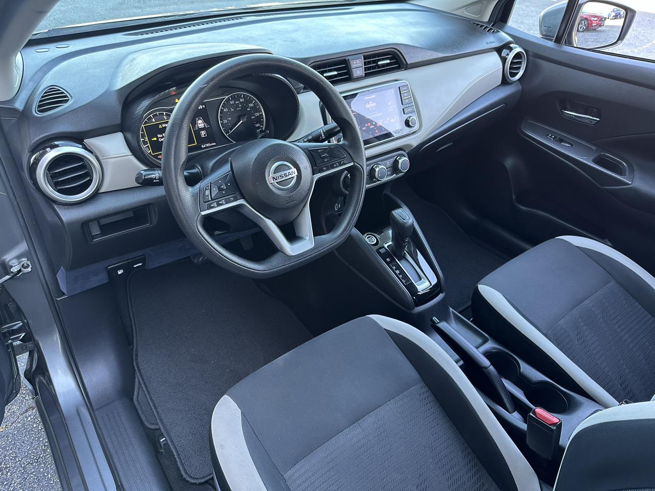 Nissan Versa SV CVT 2022