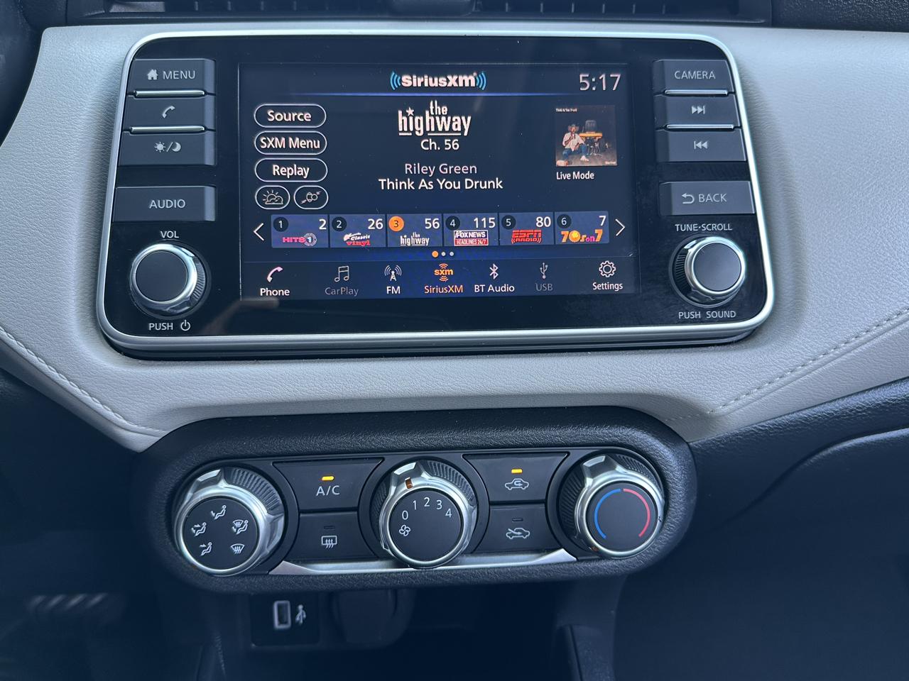 Nissan Versa SV CVT 2022