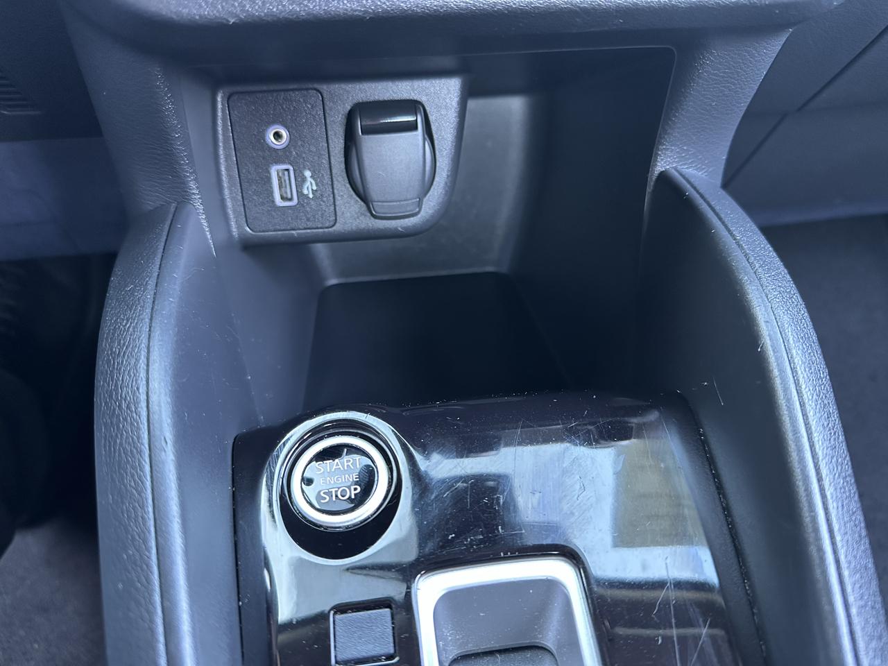 Nissan Versa SV CVT 2022
