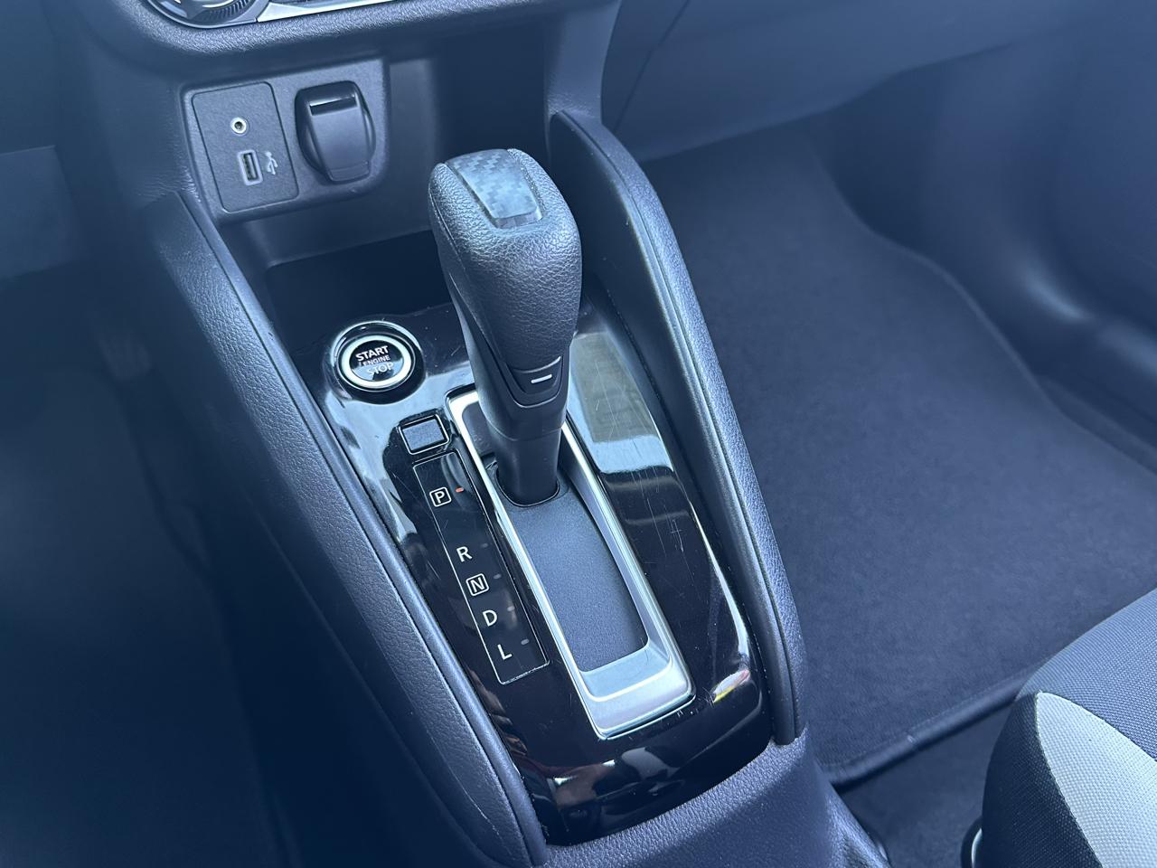 Nissan Versa SV CVT 2022
