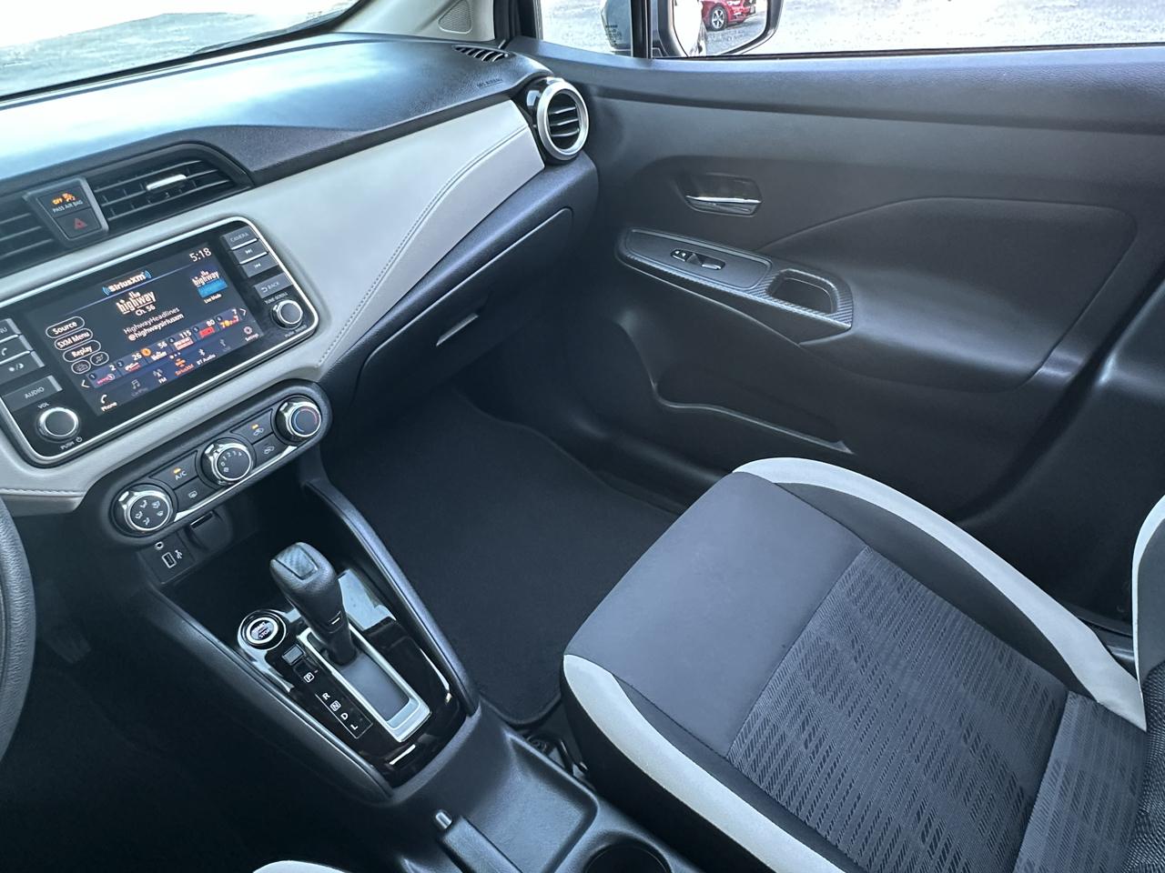 Nissan Versa SV CVT 2022