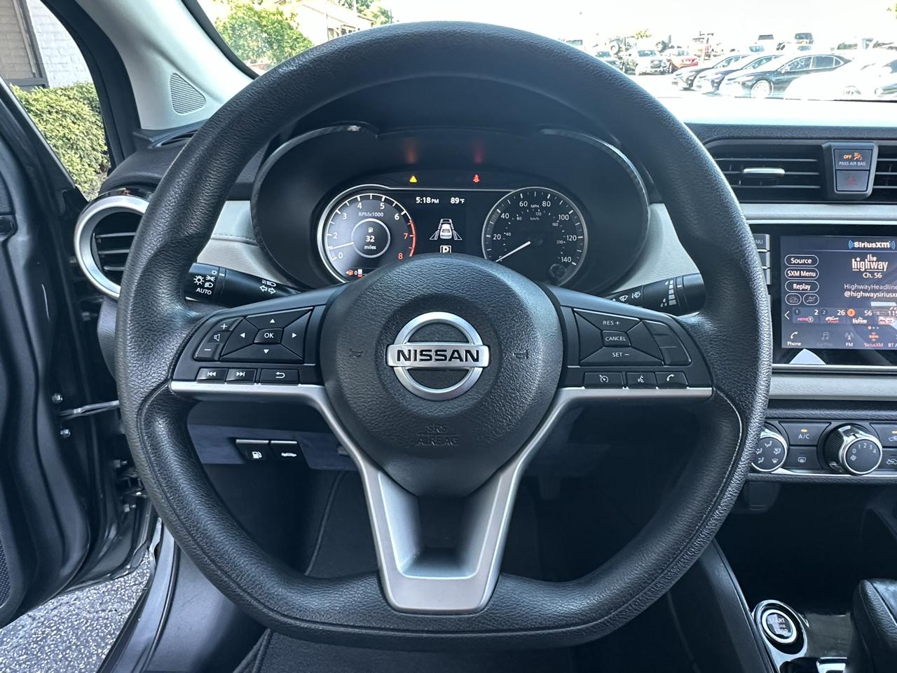 Nissan Versa SV CVT 2022