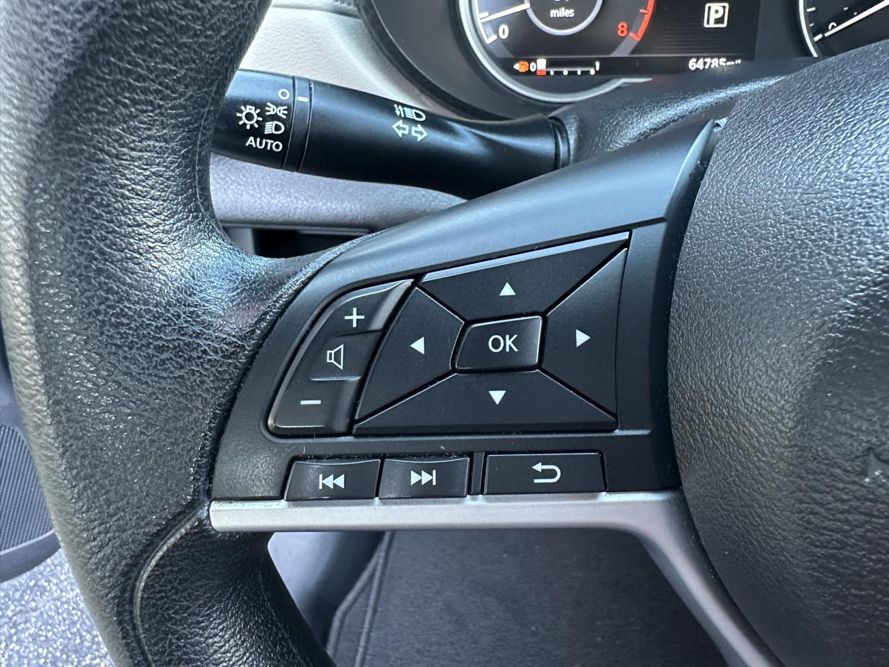 Nissan Versa SV CVT 2022