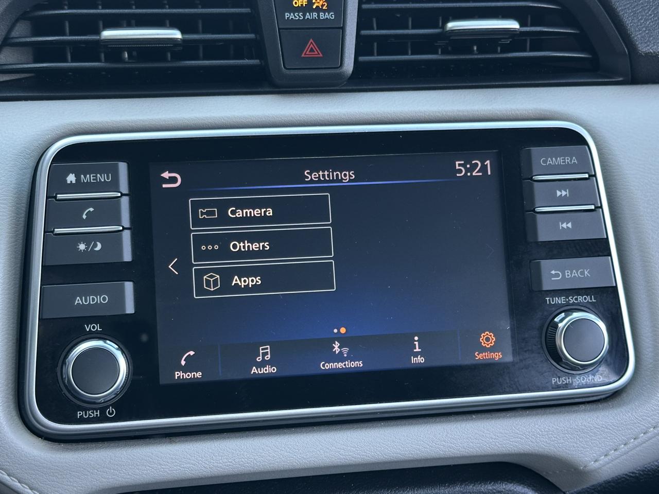Nissan Versa SV CVT 2022