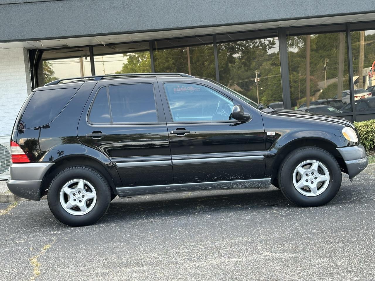 Mercedes-Benz M-Class 4dr AWD 3.2L 1999