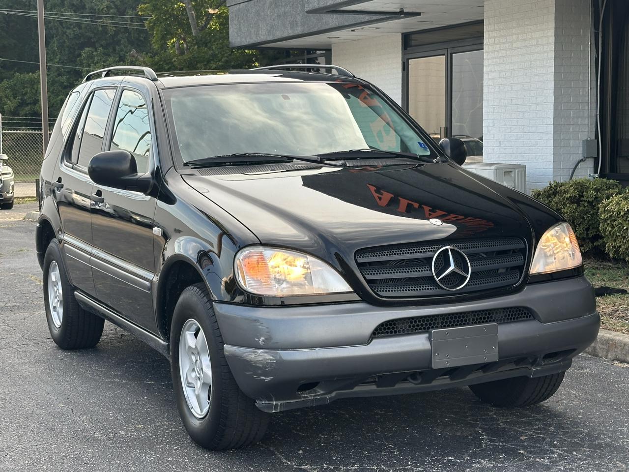Mercedes-Benz M-Class 4dr AWD 3.2L 1999
