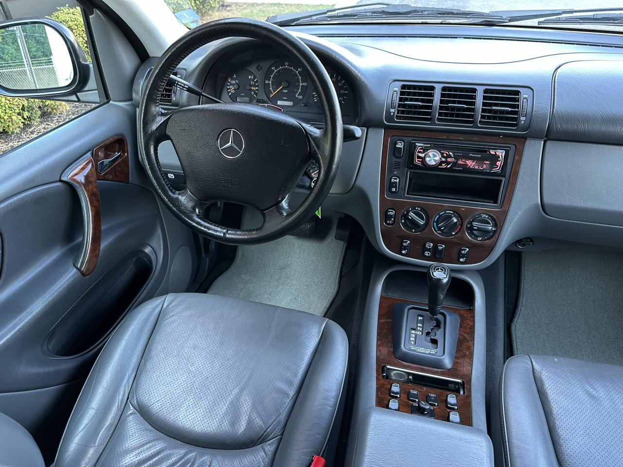 Mercedes-Benz M-Class 4dr AWD 3.2L 1999