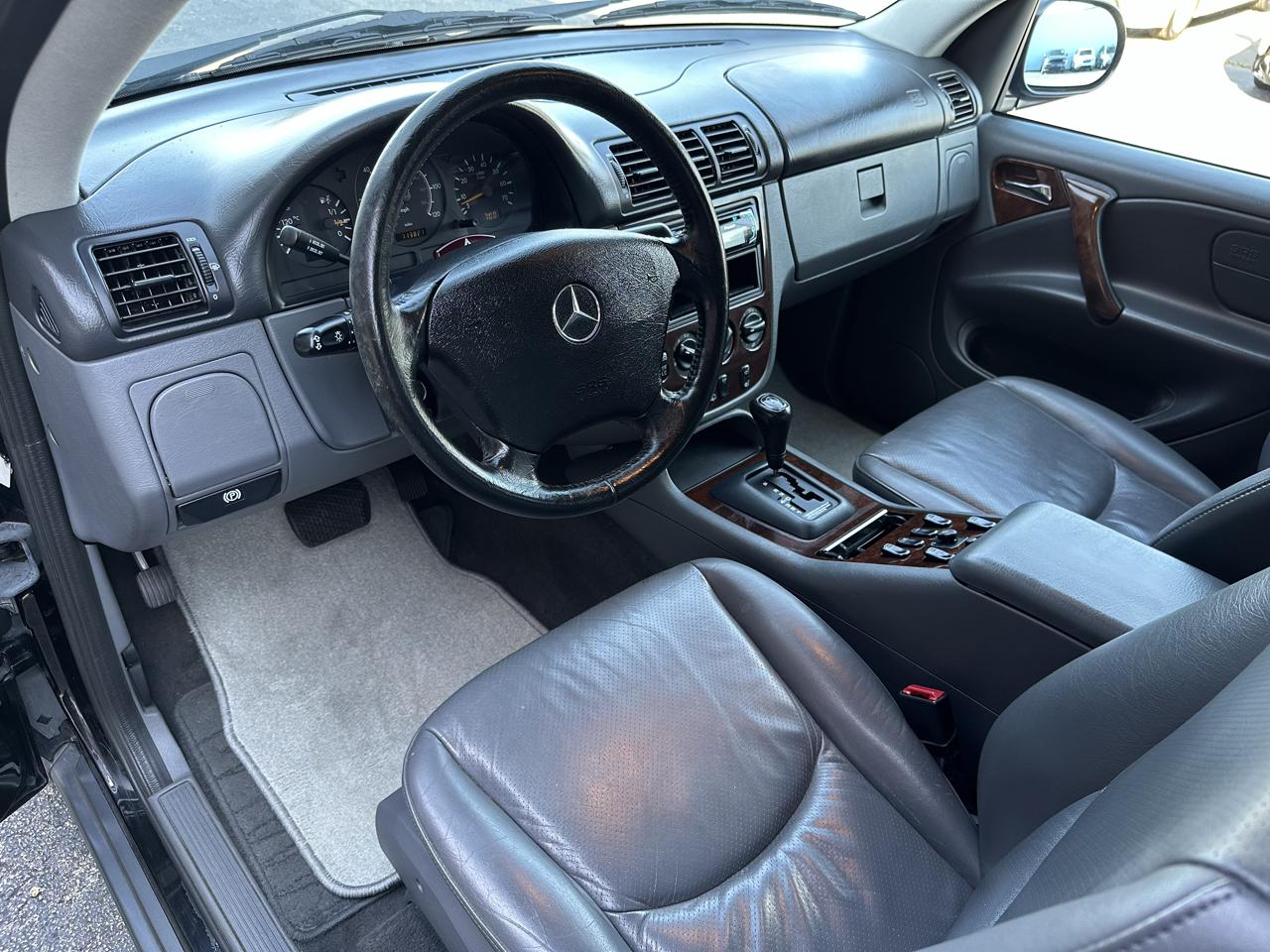Mercedes-Benz M-Class 4dr AWD 3.2L 1999