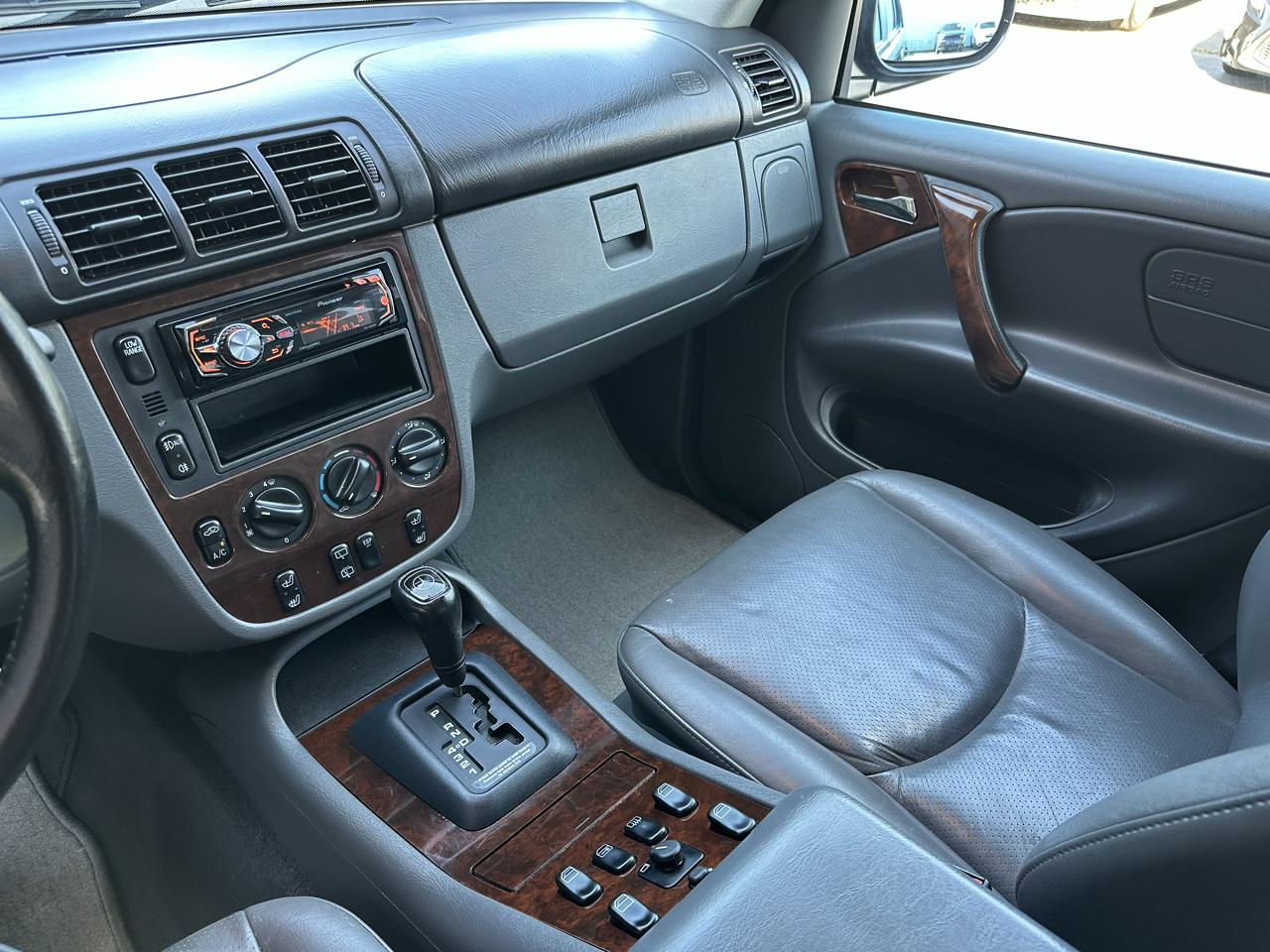 Mercedes-Benz M-Class 4dr AWD 3.2L 1999