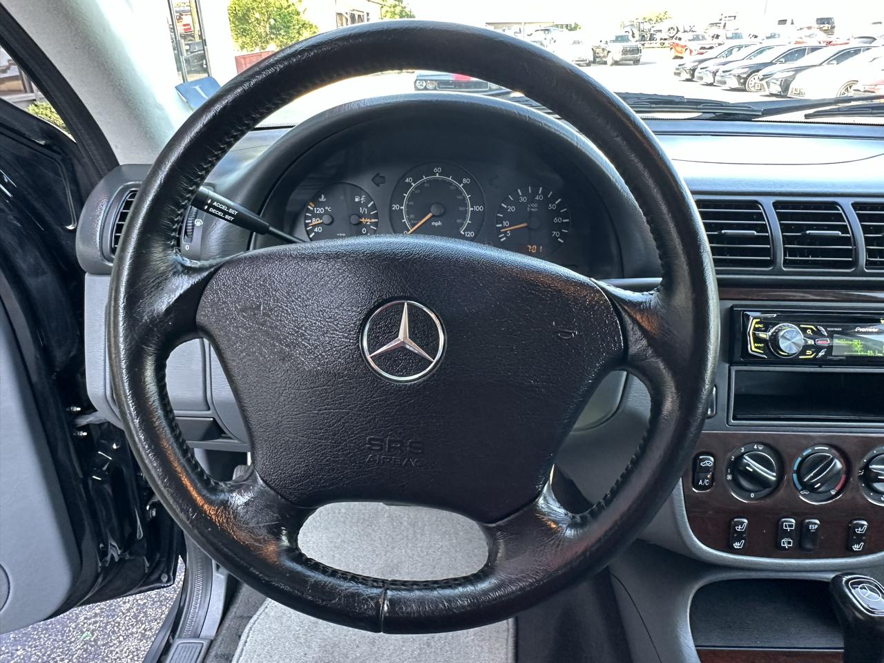 Mercedes-Benz M-Class 4dr AWD 3.2L 1999