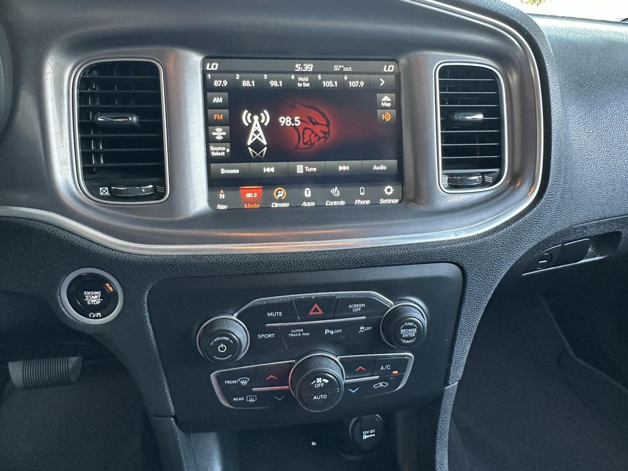 Dodge Charger SXT AWD 2022