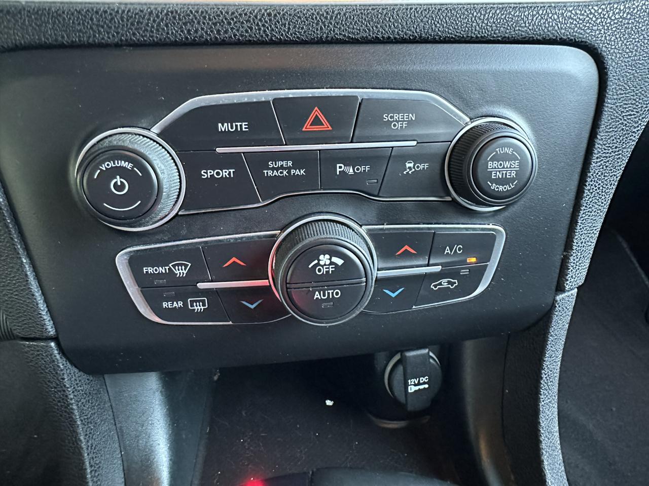 Dodge Charger SXT AWD 2022