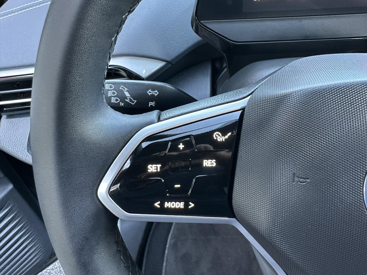 Volkswagen ID.4 Pro S AWD w/SK On Battery 2023