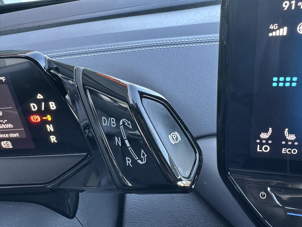 Volkswagen ID.4 Pro S AWD w/SK On Battery 2023