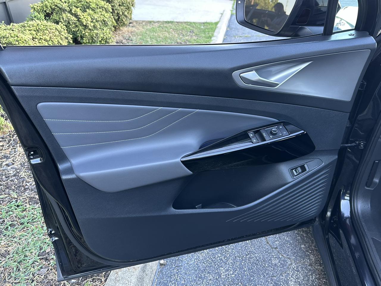 Volkswagen ID.4 Pro S AWD w/SK On Battery 2023