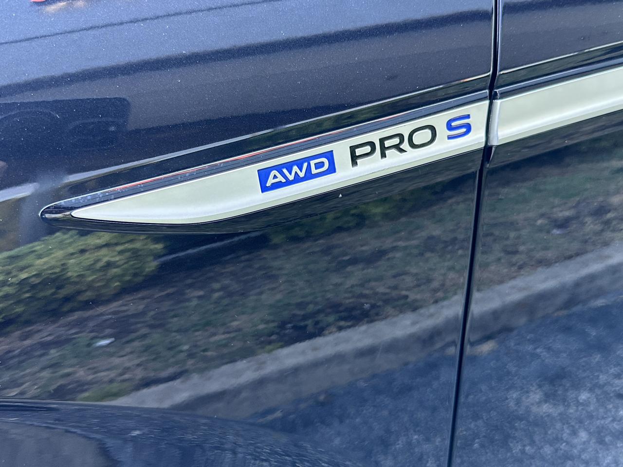 Volkswagen ID.4 Pro S AWD w/SK On Battery 2023